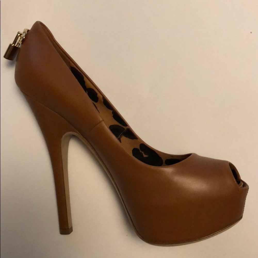 Louis Vuitton Oh Really Tan Leather Heels w/Lock
